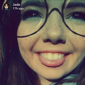 Meet your Posher, Jade